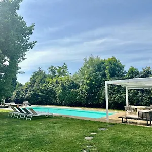 Apartment Escape With Pool In, Florence